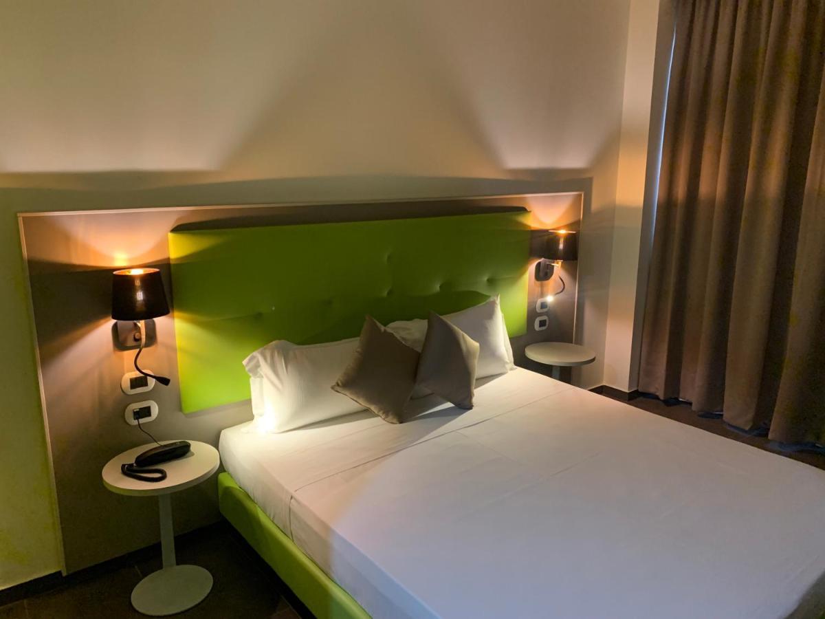 Stradivari 3* Milano